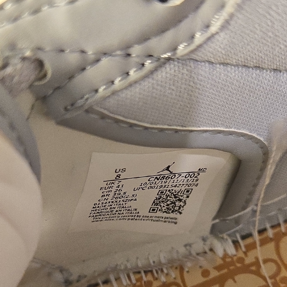Dior Air Nike Women's Sneakers - Picture 4 of 17